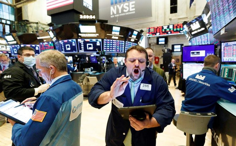 Dow loses 500-point gain, falls for a fourth day as selling returns